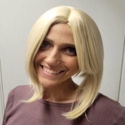 Sandy (Blonde/Short)